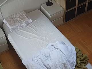 voyeurcam-julmodels-bed-7
