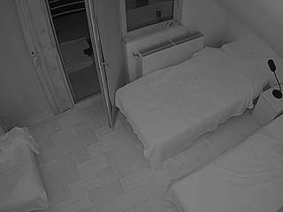voyeurcam-julmodels-bed-7