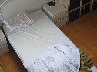 voyeurcam-julmodels-bed-7