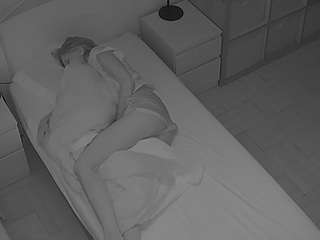 voyeurcam-julmodels-bed-7