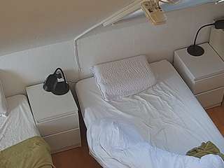 voyeurcam-julmodels-bed-7