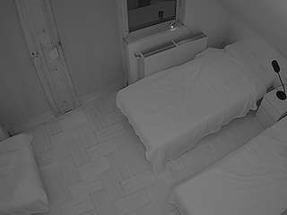 voyeurcam-julmodels-bed-7