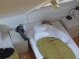 voyeurcam-julmodels-bed-7