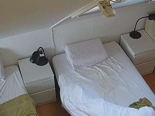 voyeurcam-julmodels-bed-7