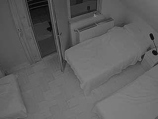 voyeurcam-julmodels-bed-7