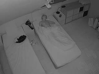 voyeurcam-julmodels-bed-7