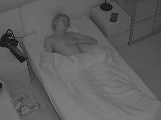 voyeurcam-julmodels-bed-7