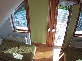 voyeurcam-julmodels-bed-7