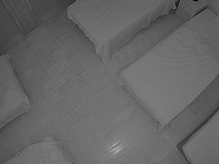 voyeurcam-julmodels-bed-7