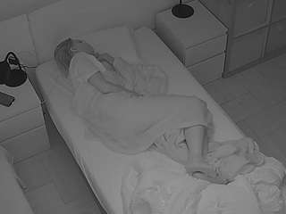 voyeurcam-julmodels-bed-7
