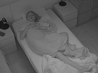 voyeurcam-julmodels-bed-7