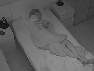 voyeurcam-julmodels-bed-7