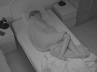 voyeurcam-julmodels-bed-7