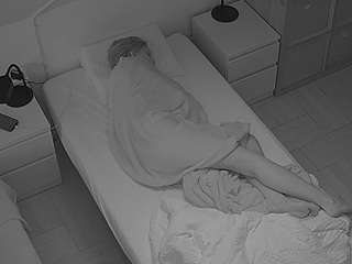 voyeurcam-julmodels-bed-7