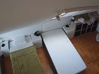 voyeurcam-julmodels-bed-7
