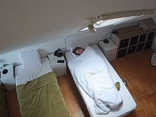voyeurcam-julmodels-bed-7