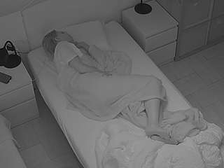 voyeurcam-julmodels-bed-7