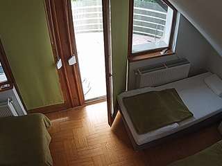 voyeurcam-julmodels-bed-7