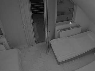 voyeurcam-julmodels-bed-7