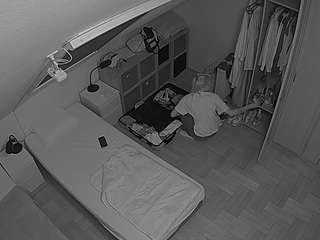 voyeurcam-julmodels-bed-7