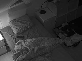 voyeurcam-julmodels-bed-7
