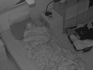 voyeurcam-julmodels-bed-7