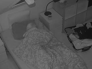 voyeurcam-julmodels-bed-7