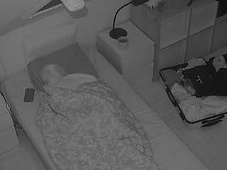 voyeurcam-julmodels-bed-7