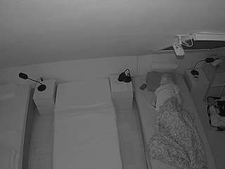 voyeurcam-julmodels-bed-7