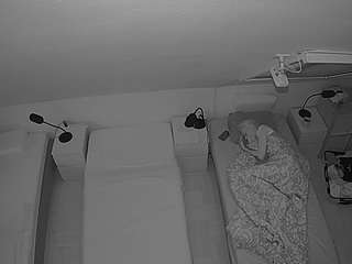 voyeurcam-julmodels-bed-7