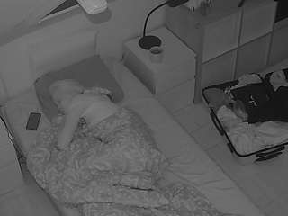 voyeurcam-julmodels-bed-7
