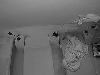 voyeurcam-julmodels-bed-7