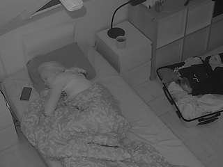 voyeurcam-julmodels-bed-7