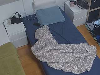 voyeurcam-julmodels-bed-7
