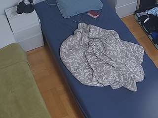 voyeurcam-julmodels-bed-7