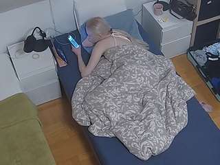 voyeurcam-julmodels-bed-7