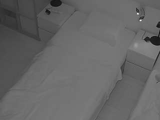 voyeurcam-julmodels-bed-7