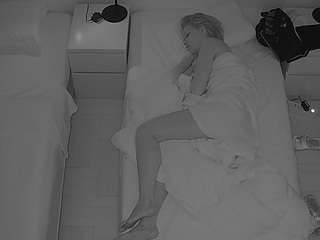 voyeurcam-julmodels-bed-7