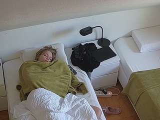 voyeurcam-julmodels-bed-7 camsoda
