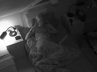 voyeurcam-julmodels-bed-7