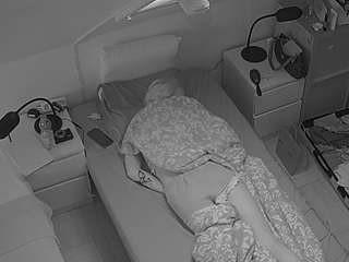 voyeurcam-julmodels-bed-7