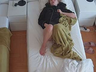 voyeurcam-julmodels-bed-7 camsoda