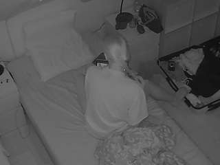 voyeurcam-julmodels-bed-7
