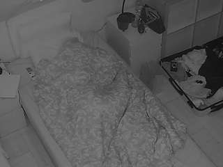 voyeurcam-julmodels-bed-7