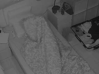 voyeurcam-julmodels-bed-7