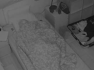 voyeurcam-julmodels-bed-7
