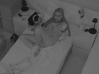 voyeurcam-julmodels-bed-7