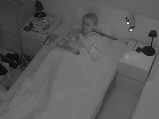 voyeurcam-julmodels-bed-7