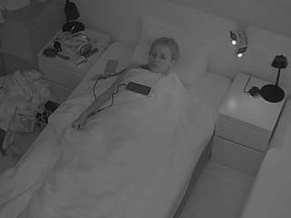 voyeurcam-julmodels-bed-7