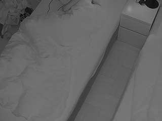 voyeurcam-julmodels-bed-7